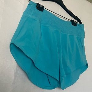 outdoor voices hudson 4” short